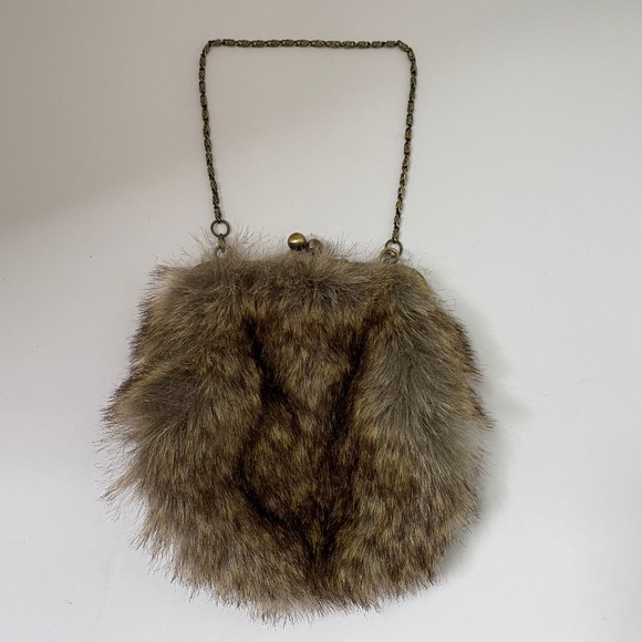 Vintage Faux Fur Small Purse With Kiss Lock To Close Short Chain Strap - Picture 1 of 8